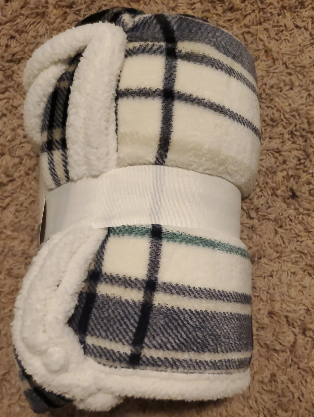 BRAND NEW Plush Super Soft Mainstays Throw Blanket 50 X 60